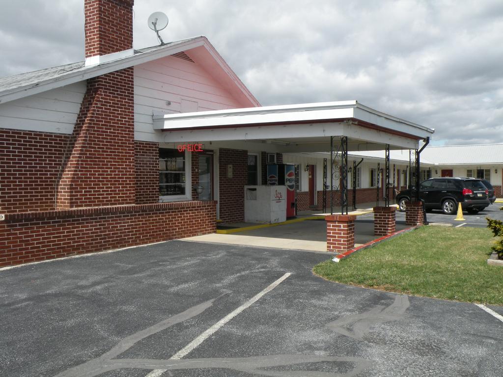 Scottish Inns Fayetteville מראה חיצוני תמונה